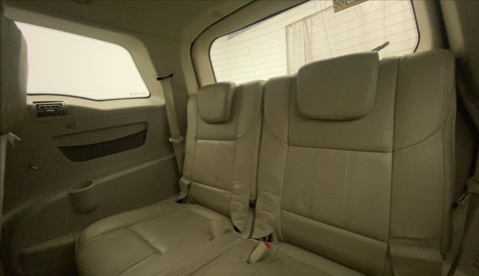 2016 Mahindra XUV500 W10 AT, Diesel, Automatic, 60,456 km, Third Seat Row ( optional )