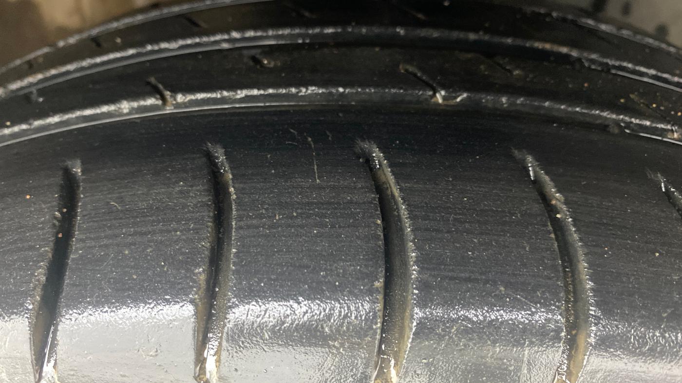 2019 Volkswagen Vento HIGHLINE DIESEL 1.5, Diesel, Manual, 1,33,081 km, Right Front Tyre Tread