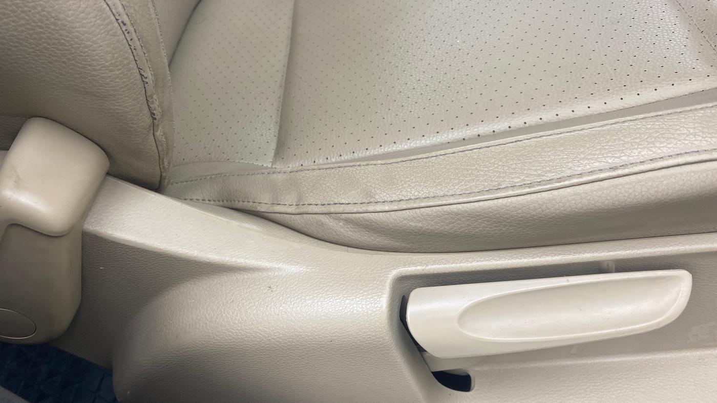 2019 Volkswagen Vento HIGHLINE DIESEL 1.5, Diesel, Manual, 1,33,081 km, Driver Side Adjustment Panel