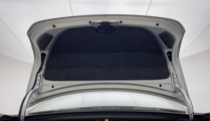 2012 Toyota Corolla Altis GL, Petrol, Manual, Boot Door Open