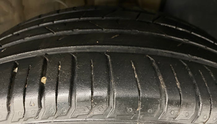 2020 Hyundai VENUE 1.0 TURBO GDI SX+ AT, Petrol, Automatic, 12,915 km, Right Front Tyre Tread