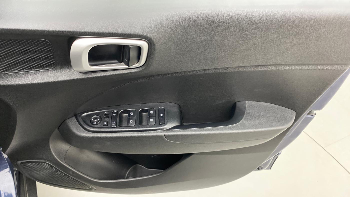 2020 Hyundai VENUE 1.0 TURBO GDI SX+ AT, Petrol, Automatic, 12,915 km, Driver Side Door Panels Control