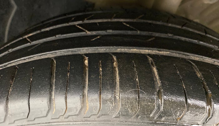 2020 Hyundai VENUE 1.0 TURBO GDI SX+ AT, Petrol, Automatic, 12,915 km, Left Front Tyre Tread