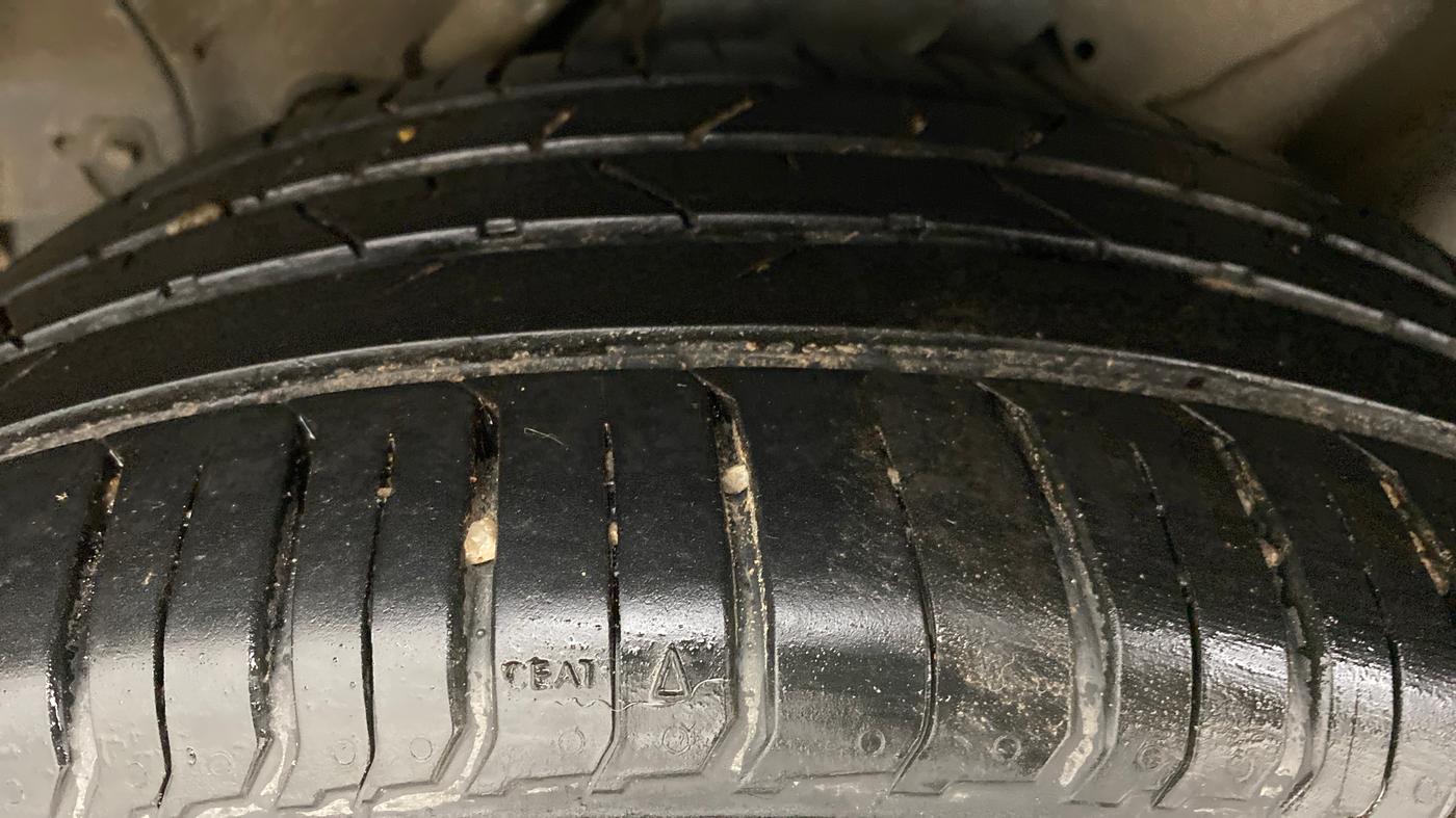 2020 Hyundai VENUE 1.0 TURBO GDI SX+ AT, Petrol, Automatic, 12,915 km, Left Rear Tyre Tread