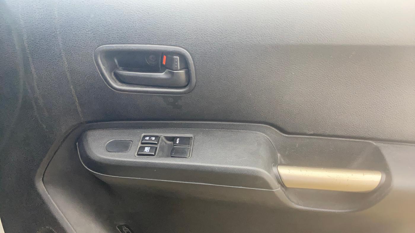 2018 Maruti IGNIS SIGMA 1.2, Petrol, Manual, 1,12,068 km, Driver Side Door Panels Control
