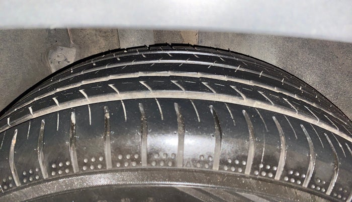 2020 KIA SELTOS HTK PLUS 1.5, Petrol, Manual, 28,909 km, Right Rear Tyre Tread