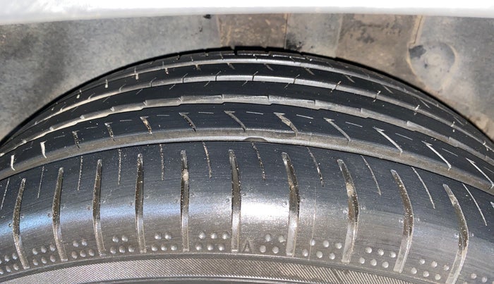 2020 KIA SELTOS HTK PLUS 1.5, Petrol, Manual, 28,909 km, Left Rear Tyre Tread