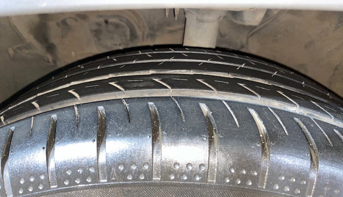 2020 KIA SELTOS HTK PLUS 1.5, Petrol, Manual, 28,909 km, Left Front Tyre Tread