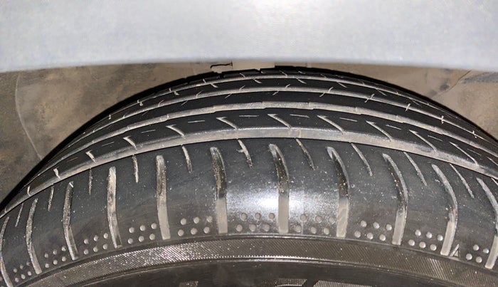 2020 KIA SELTOS HTK PLUS 1.5, Petrol, Manual, 28,909 km, Right Front Tyre Tread