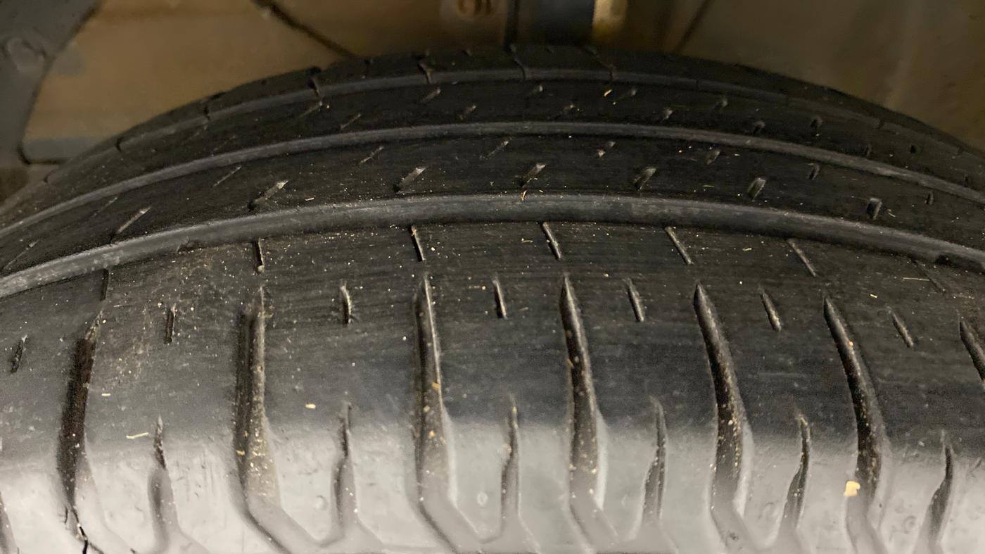 2021 Maruti XL6 ZETA SHVS, Petrol, Manual, 28,307 km, Left Front Tyre Tread