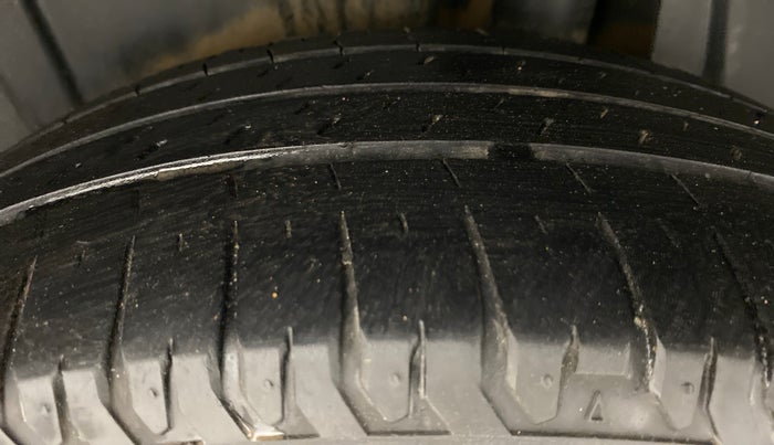 2021 Maruti XL6 ZETA SHVS, Petrol, Manual, 28,307 km, Left Rear Tyre Tread