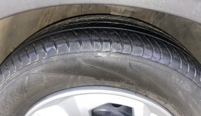 2023 MG ASTOR STYLE 1.5 MT, Petrol, Manual, 42,562 km, Right Front Tyre Tread