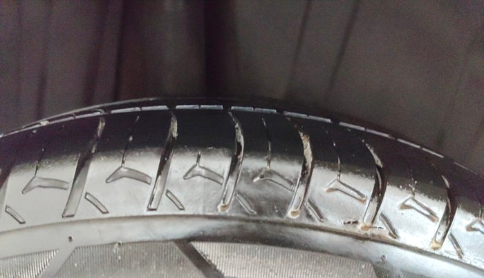 2020 Maruti XL6 ALPHA AT, Petrol, Automatic, 68,307 km, Right Rear Tyre Tread