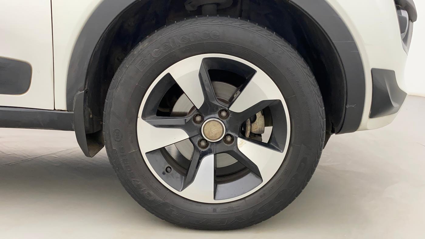 2019 Tata NEXON XZA PLUS DIESEL, Diesel, Automatic, 57,898 km, Right Front Wheel