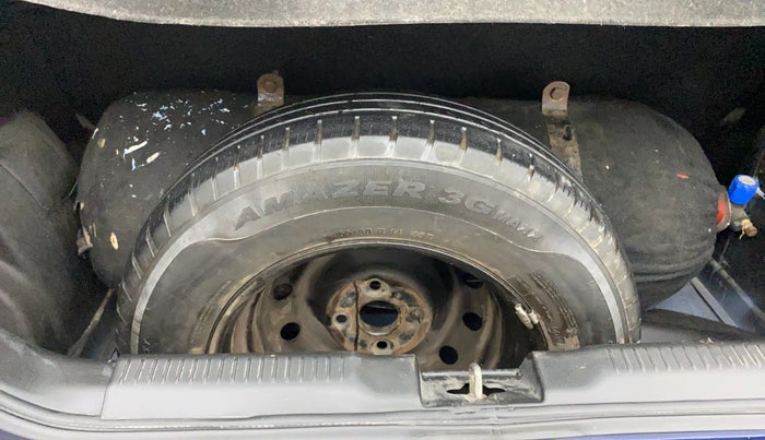 2019 Maruti Swift VXI, CNG, Manual, 1,08,332 km, Spare Tyre