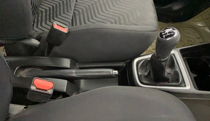 2019 Maruti Swift VXI, CNG, Manual, 1,08,332 km, Gear Lever