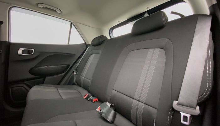 2020 Hyundai VENUE SX 1.0 GDI IMT, Petrol, Manual, 14,633 km, Right Side Rear Door Cabin View