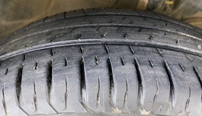 2020 Maruti XL6 ZETA AT SHVS, Petrol, Automatic, 20,431 km, Right Front Tyre Tread