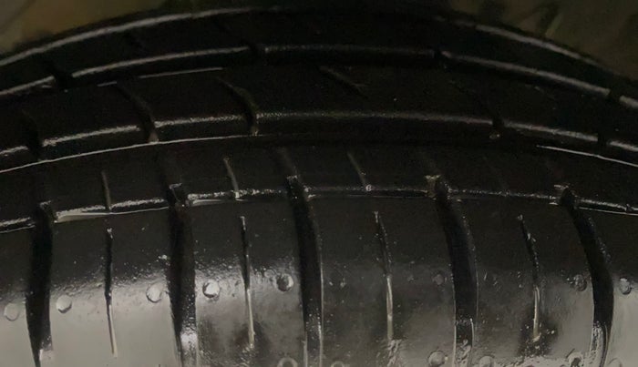 2023 Hyundai GRAND I10 NIOS ERA 1.2 KAPPA VTVT, Petrol, Manual, 6,653 km, Left Front Tyre Tread