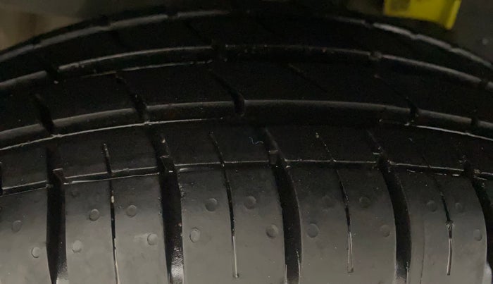 2023 Hyundai GRAND I10 NIOS ERA 1.2 KAPPA VTVT, Petrol, Manual, 6,653 km, Right Rear Tyre Tread