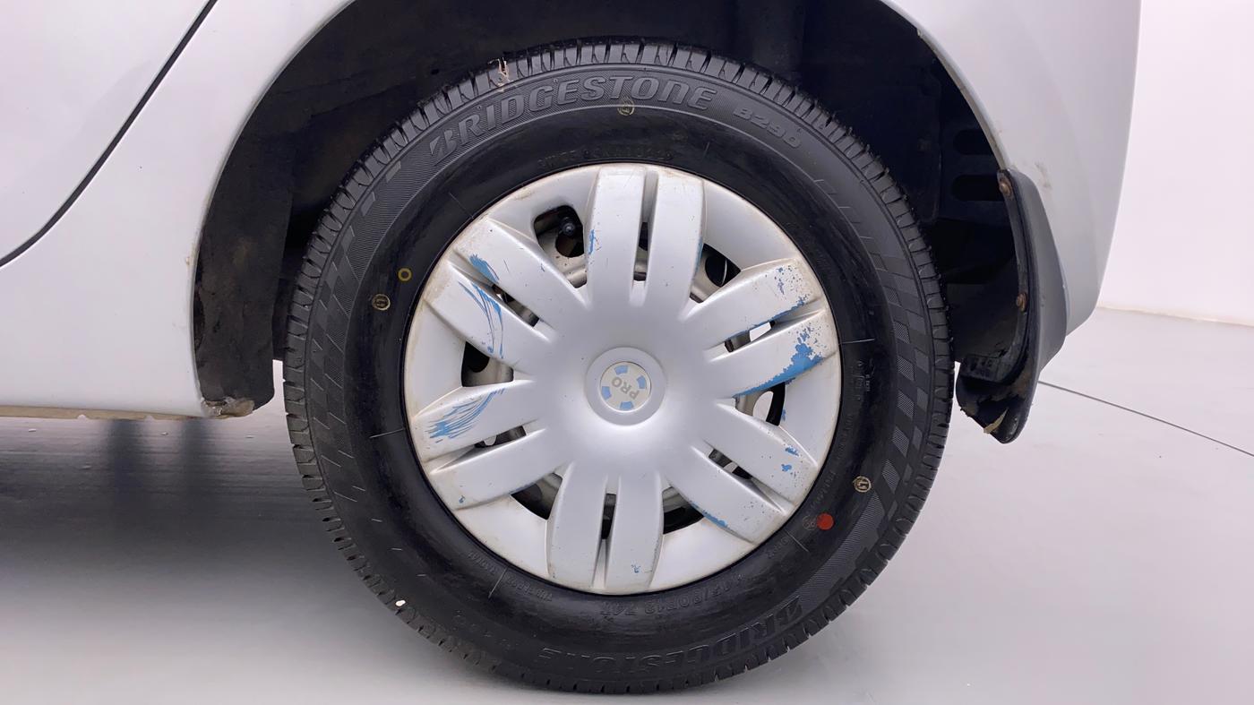 2015 Hyundai Eon ERA PLUS, Petrol, Manual, 60,837 km, Left Rear Wheel