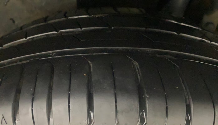 2014 Maruti Swift Dzire ZDI, Diesel, Manual, 60,786 km, Left Rear Tyre Tread