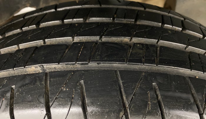 2013 Nissan Terrano XL OPT 85 PS, Diesel, Manual, 97,440 km, Right Rear Tyre Tread