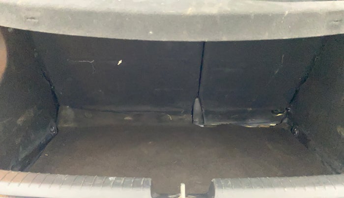 2016 Hyundai Elite i20 ASTA 1.2 (O), Petrol, Manual, 1,03,768 km, Boot Inside