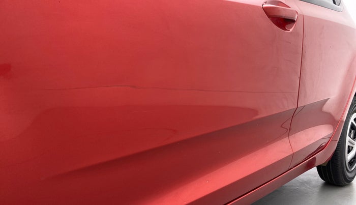 2021 Tata ALTROZ XE 1.2, Petrol, Manual, 8,569 km, Front passenger door - Minor scratches