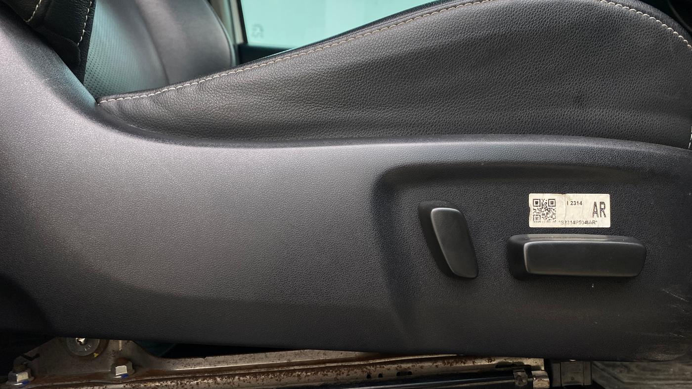 2023 Toyota Fortuner 4X2 AT 2.8 DIESEL, Diesel, Automatic, 50,235 km, Driver Side Adjustment Panel