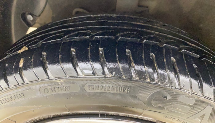 2017 Hyundai Grand i10 SPORTZ (O) 1.2 KAPPA VTVT, Petrol, Manual, 58,749 km, Left Front Tyre Tread