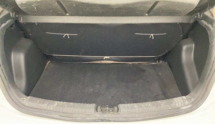 2017 Hyundai Grand i10 SPORTZ (O) 1.2 KAPPA VTVT, Petrol, Manual, 58,749 km, Boot Inside