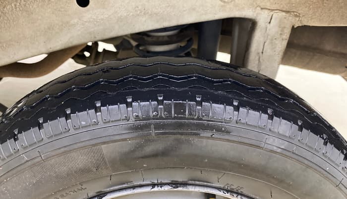 2022 Maruti Eeco 7 STR STD(O), Petrol, Manual, 51,506 km, Left Rear Tyre Tread