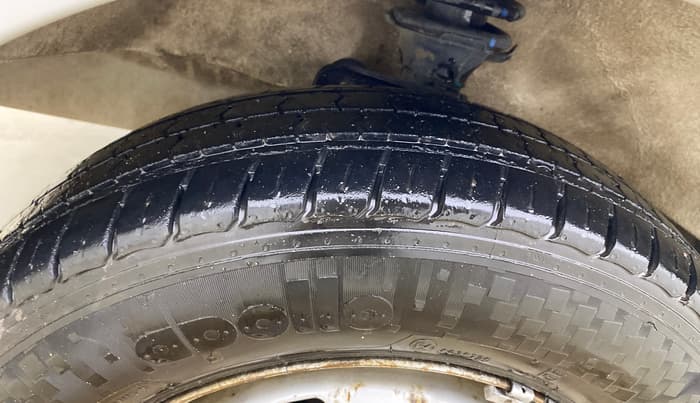 2022 Maruti Eeco 7 STR STD(O), Petrol, Manual, 51,506 km, Left Front Tyre Tread