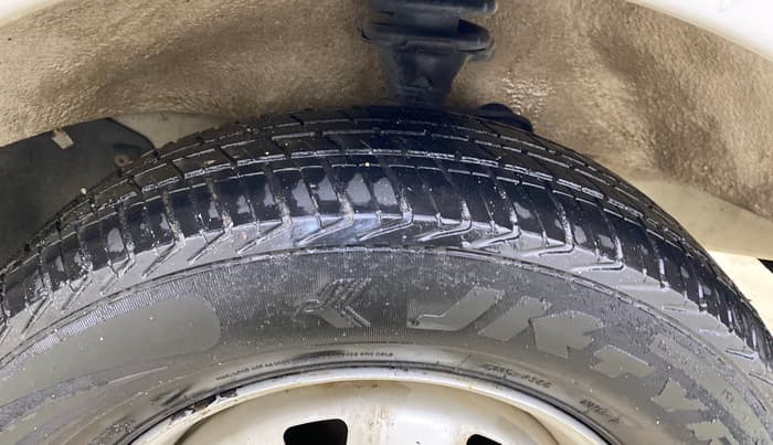 2022 Maruti Eeco 7 STR STD(O), Petrol, Manual, 51,506 km, Right Front Tyre Tread