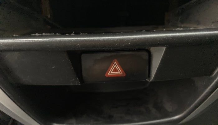2015 Maruti Alto 800 LXI, Petrol, Manual, 41,247 km, Dashboard - Hazard Light minor damage