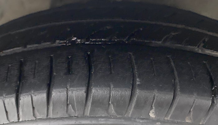 2015 Maruti Alto 800 LXI, Petrol, Manual, 41,247 km, Right Front Tyre Tread
