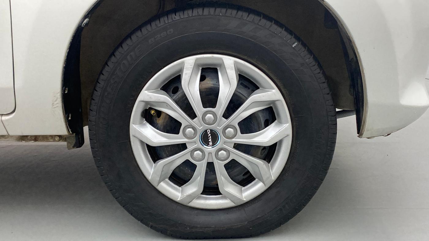 2015 Maruti Alto 800 LXI, Petrol, Manual, 41,247 km, Right Front Wheel