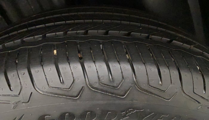 2021 Tata ALTROZ XM PLUS PETROL, Petrol, Manual, 10,322 km, Right Front Tyre Tread