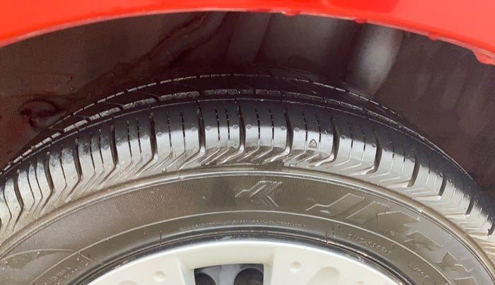 2015 Honda Brio S MT, Petrol, Manual, 39,409 km, Left Rear Tyre Tread