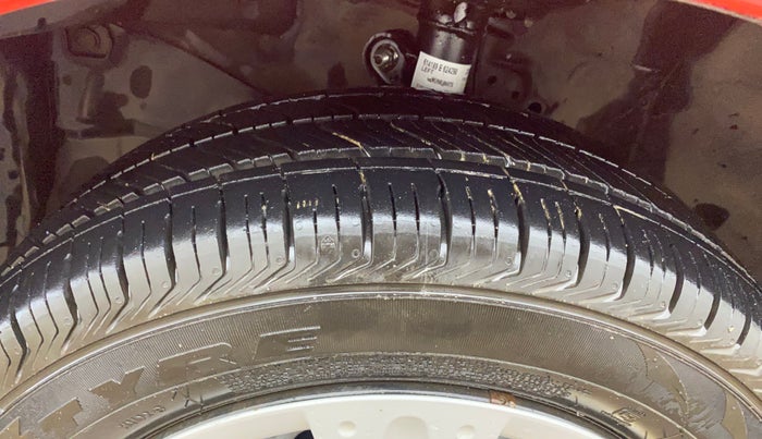 2015 Honda Brio S MT, Petrol, Manual, 39,409 km, Left Front Tyre Tread