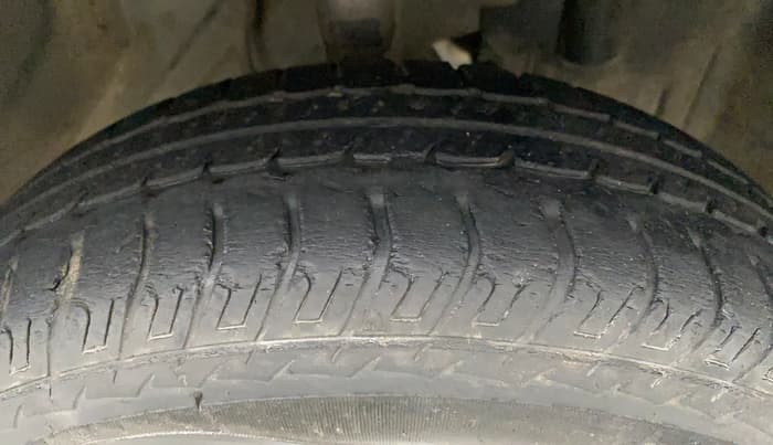 2015 Datsun Go T, Petrol, Manual, 33,363 km, Right Front Tyre Tread