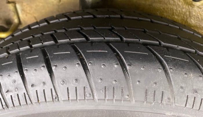 2014 Maruti Celerio VXI AGS, Petrol, Automatic, 41,964 km, Right Rear Tyre Tread
