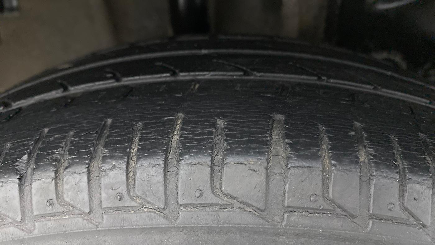 2017 Tata Tiago XZ 1.2 REVOTRON, Petrol, Manual, 54,165 km, Right Rear Tyre Tread