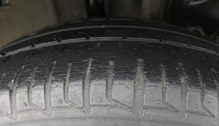 2017 Tata Tiago XZ 1.2 REVOTRON, Petrol, Manual, 54,165 km, Right Rear Tyre Tread