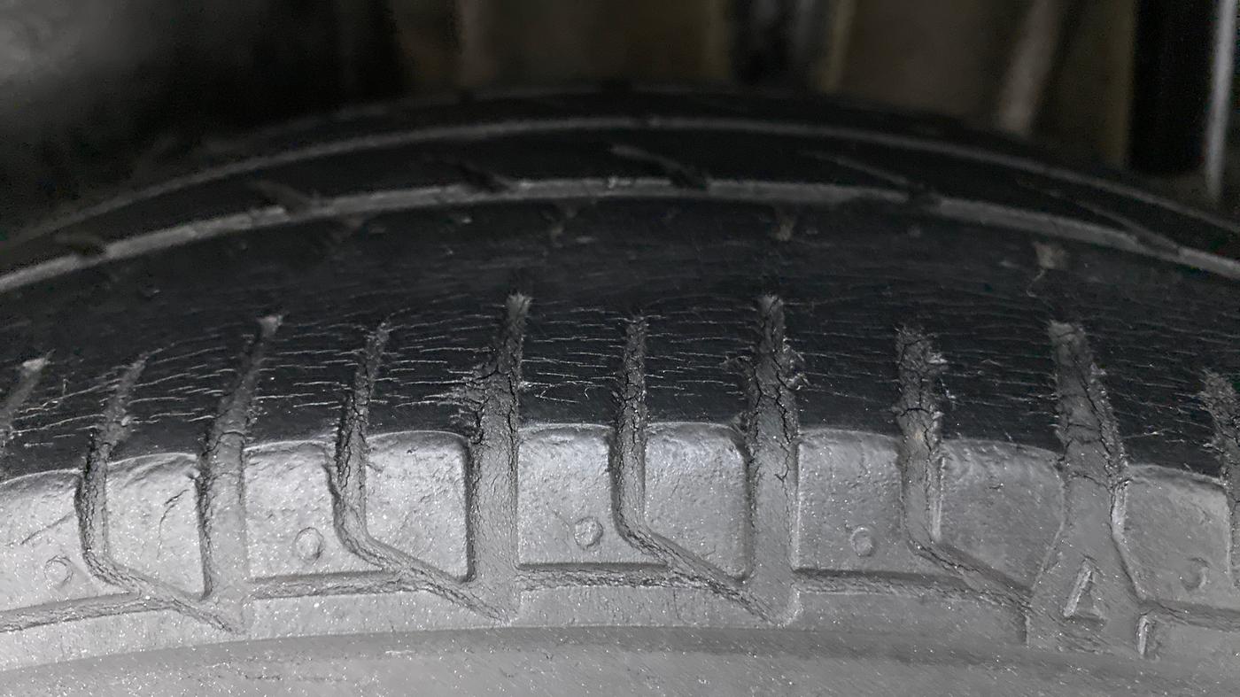 2017 Tata Tiago XZ 1.2 REVOTRON, Petrol, Manual, 54,165 km, Left Rear Tyre Tread