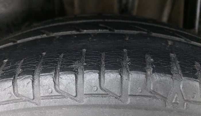 2017 Tata Tiago XZ 1.2 REVOTRON, Petrol, Manual, 54,165 km, Left Rear Tyre Tread