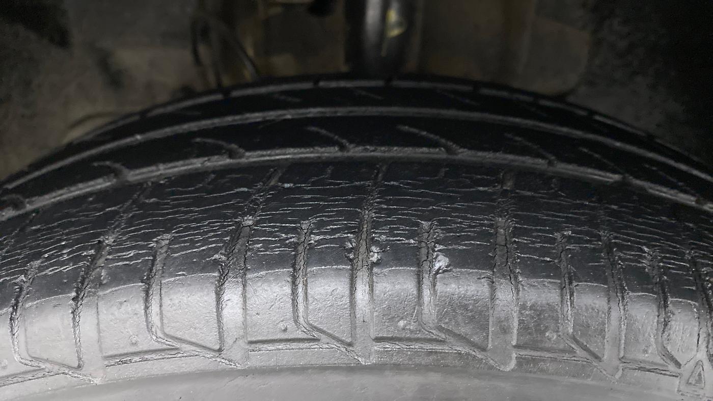 2017 Tata Tiago XZ 1.2 REVOTRON, Petrol, Manual, 54,165 km, Left Front Tyre Tread