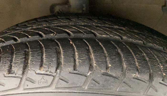2016 Maruti Celerio ZXI AMT, Petrol, Automatic, 25,286 km, Right Front Tyre Tread