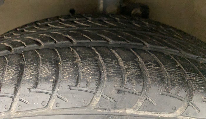 2016 Maruti Celerio ZXI AMT, Petrol, Automatic, 25,286 km, Left Front Tyre Tread